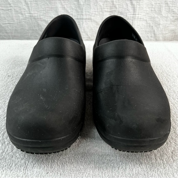 Crocs Neria Pro II Womens 9 Dual Comfort Slip Resistant Work Clog Black Shoes - Picture 2 of 16